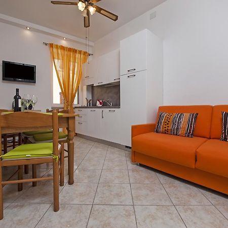 Rm Apartment Pusta Ровинь Экстерьер фото
