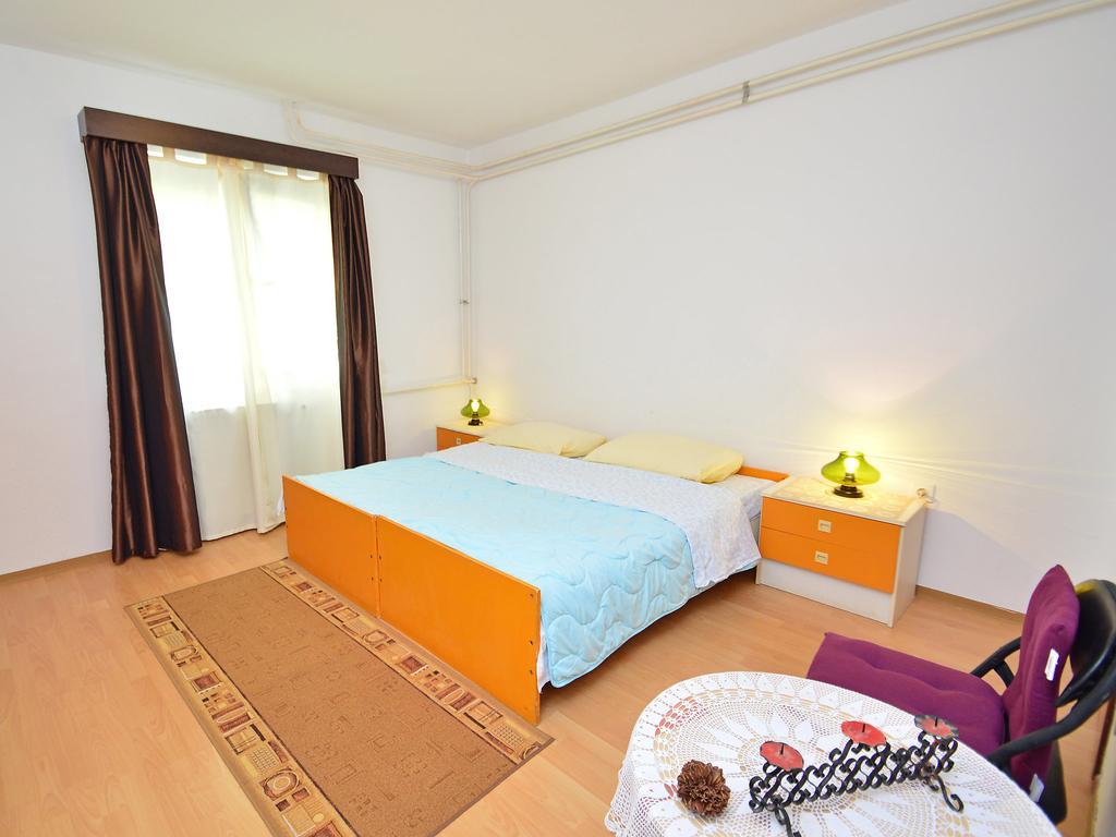 Rm Apartment Pusta Ровинь Экстерьер фото